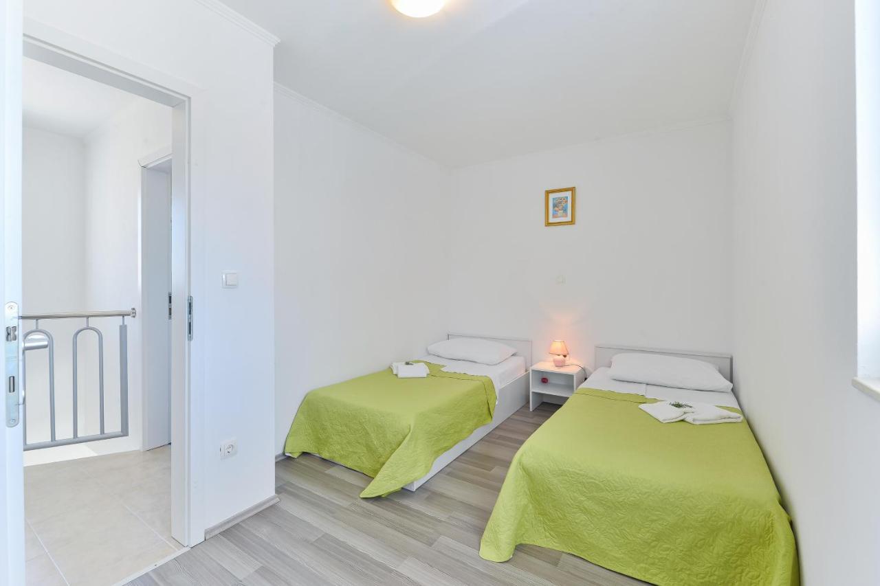 Apartments By The Sea Nin, Zadar - 13172 Esterno foto